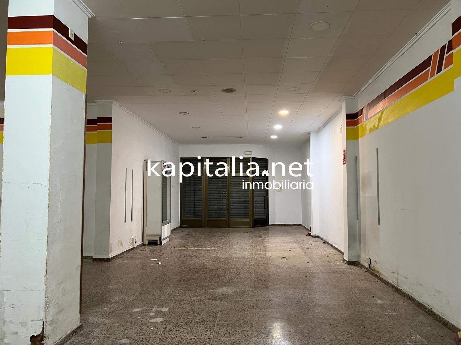 Retail in Ontinyent, Valencia for sale Interior Photo- Image 1 of 9