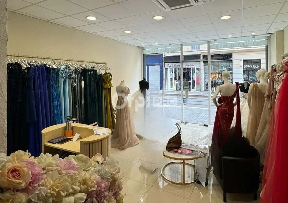 Location Commerce 124 m² - Photo 1