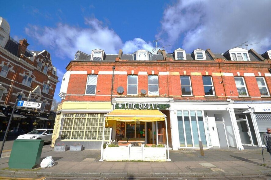 65 The Grove, London to rent - Building Photo - Image 3 of 20