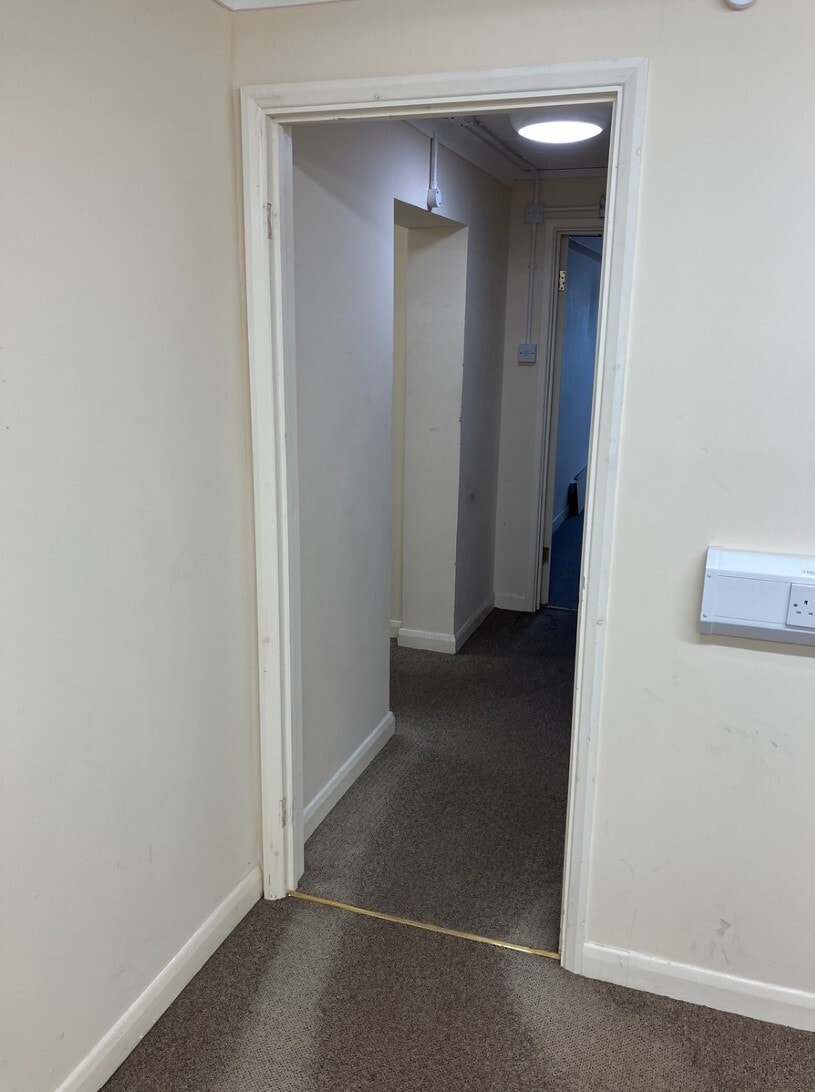 9 Gilston Rd, Saltash to rent Interior Photo- Image 1 of 2