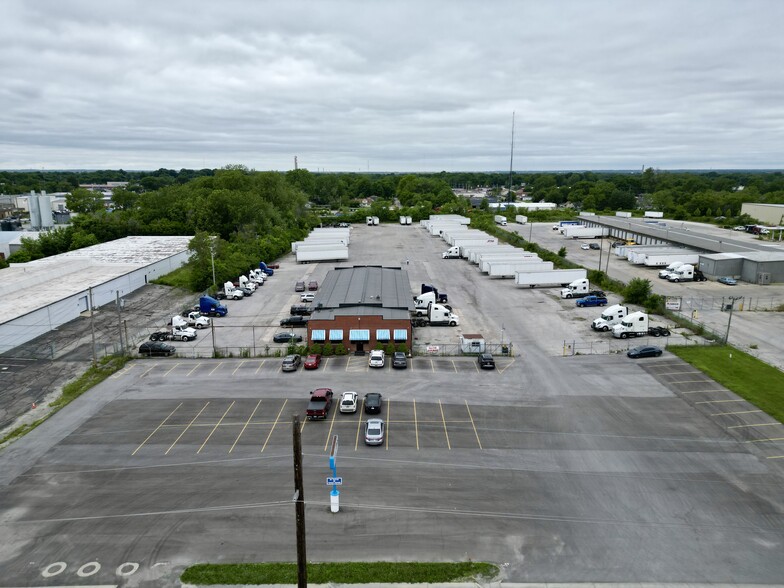 3340 Shelby St, Indianapolis, IN for rent - Building Photo - Image 2 of 16