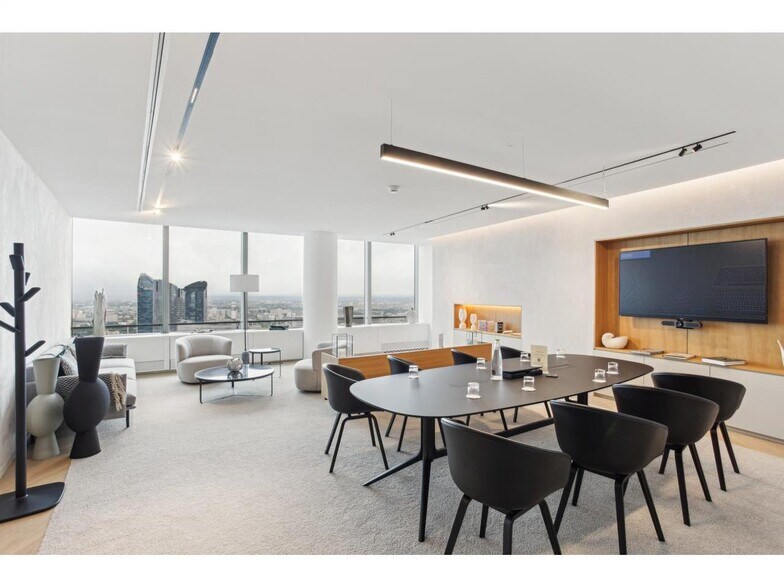 20 Place De La Défense, Puteaux to rent - Interior Photo - Image 3 of 28