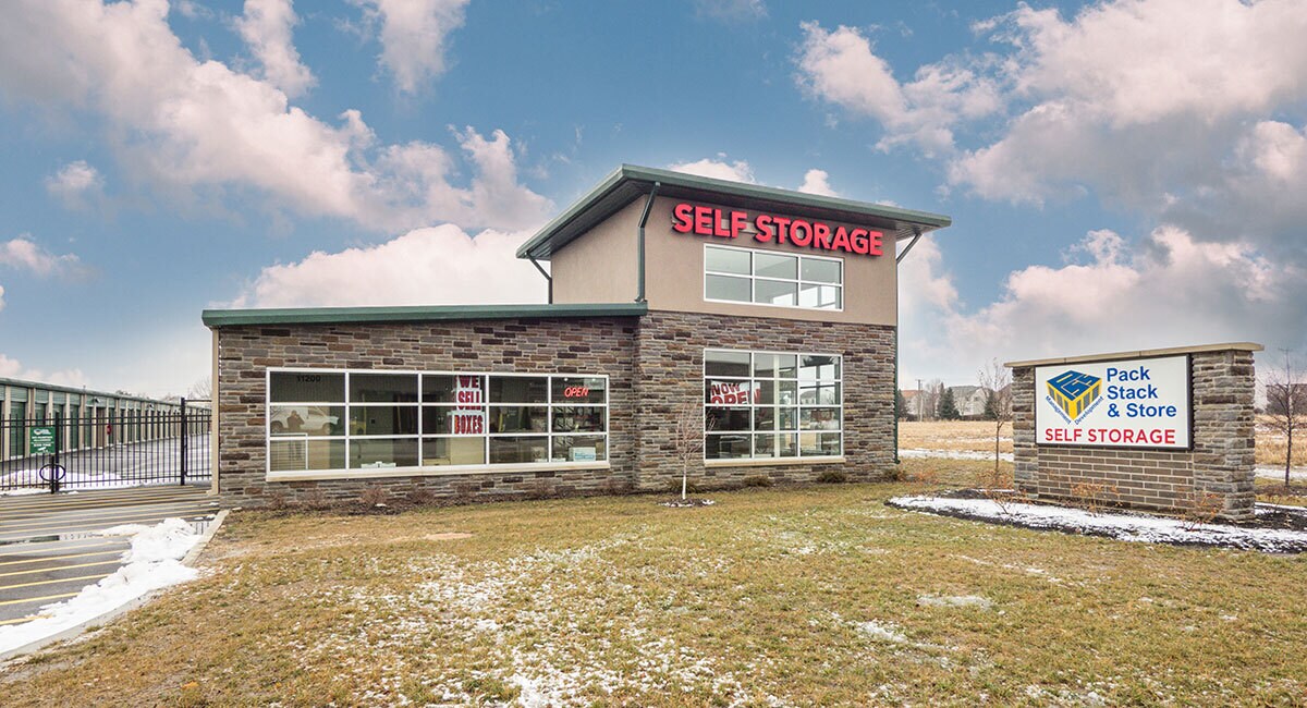 11200 Kiley Dr, Huntley, IL for sale Primary Photo- Image 1 of 1