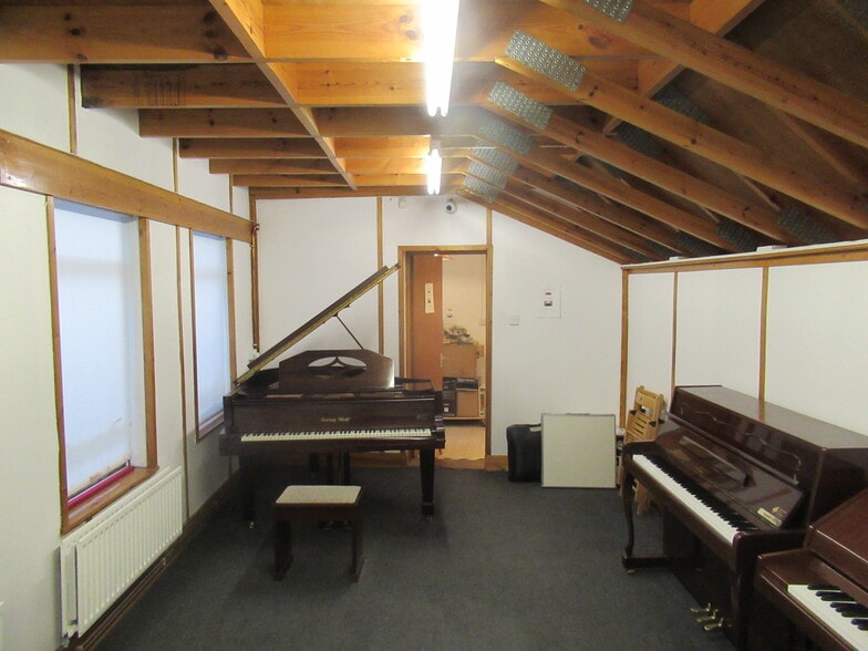 92 Kingston Rd, London to rent - Building Photo - Image 2 of 4