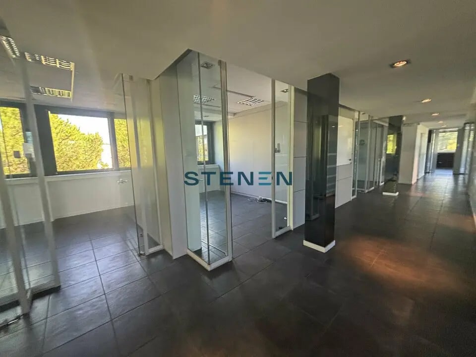 Office in Marseille to rent Interior Photo- Image 1 of 6