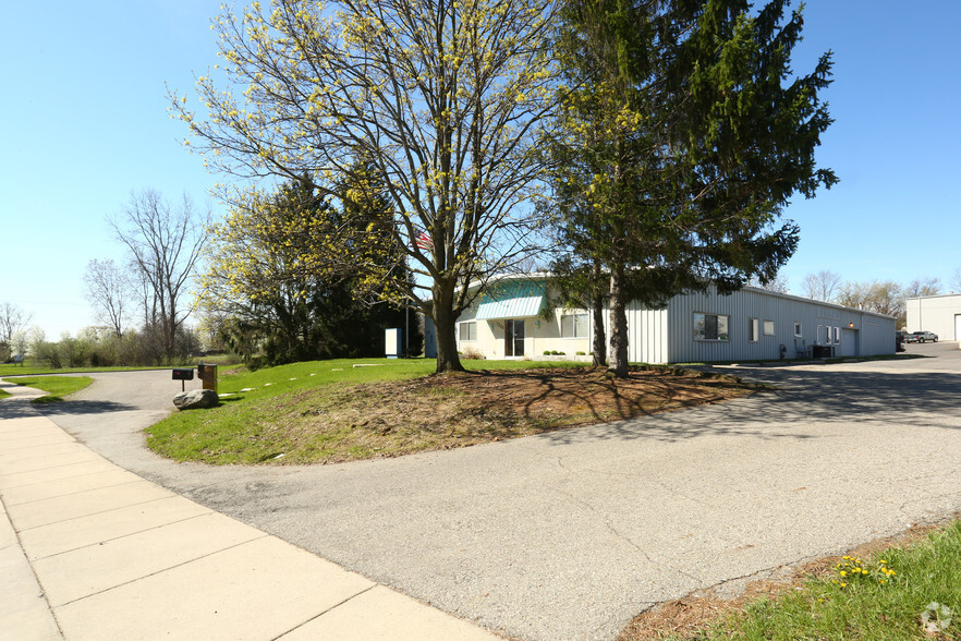 1300 Rickett Rd, Brighton, MI for rent - Building Photo - Image 2 of 4