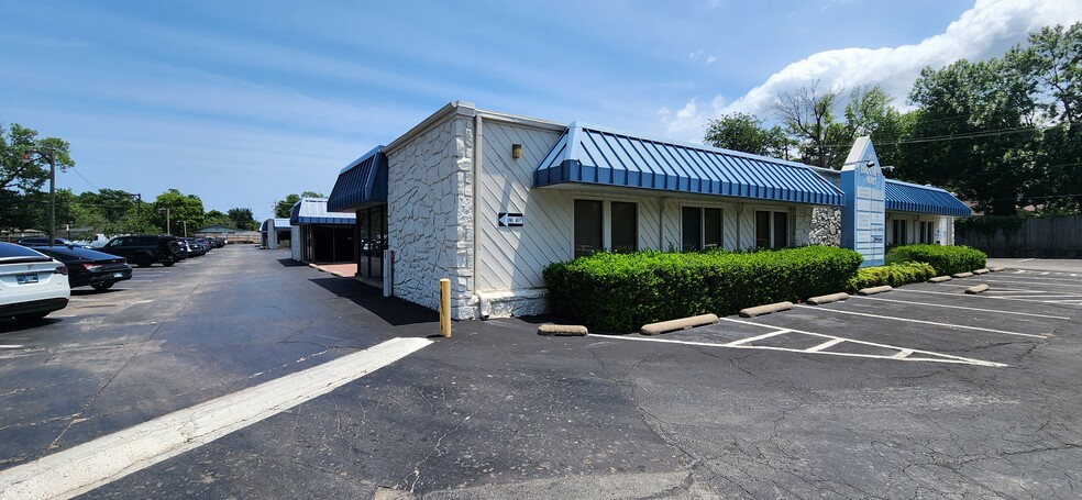 5401 S Sheridan Rd, Tulsa, OK for rent - Building Photo - Image 3 of 9