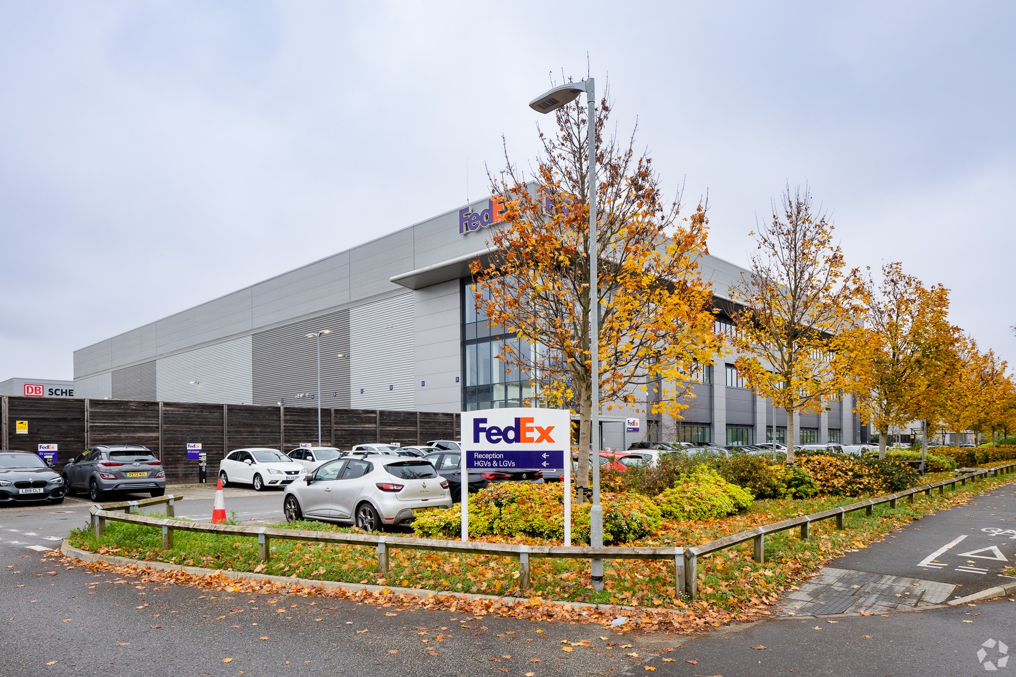 Great South West Rd, Feltham for sale Primary Photo- Image 1 of 1