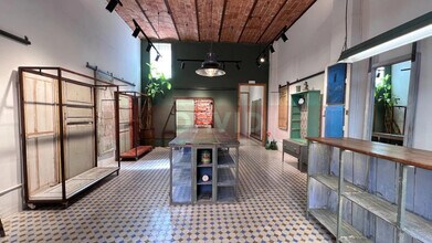 Retail in Barcelona, Barcelona to rent Interior Photo- Image 2 of 10