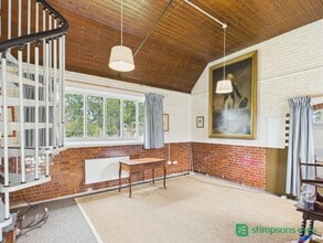 Liscombe Park, Leighton Buzzard to rent Interior Photo- Image 1 of 2