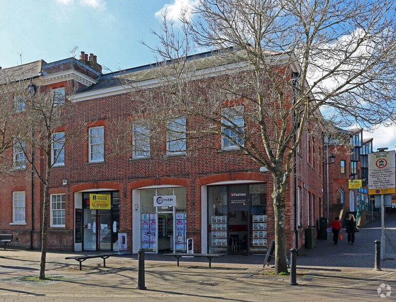 76-76c High St, Alton for rent - Primary Photo - Image 1 of 3