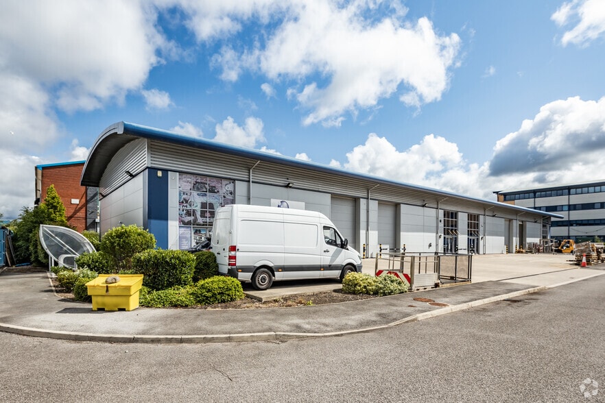 Goodlass Rd, Liverpool to rent - Primary Photo - Image 1 of 2