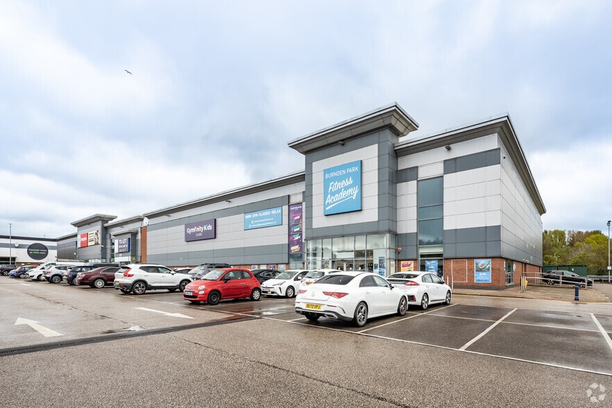 3 Manchester Rd, Bolton to rent - Primary Photo - Image 1 of 5