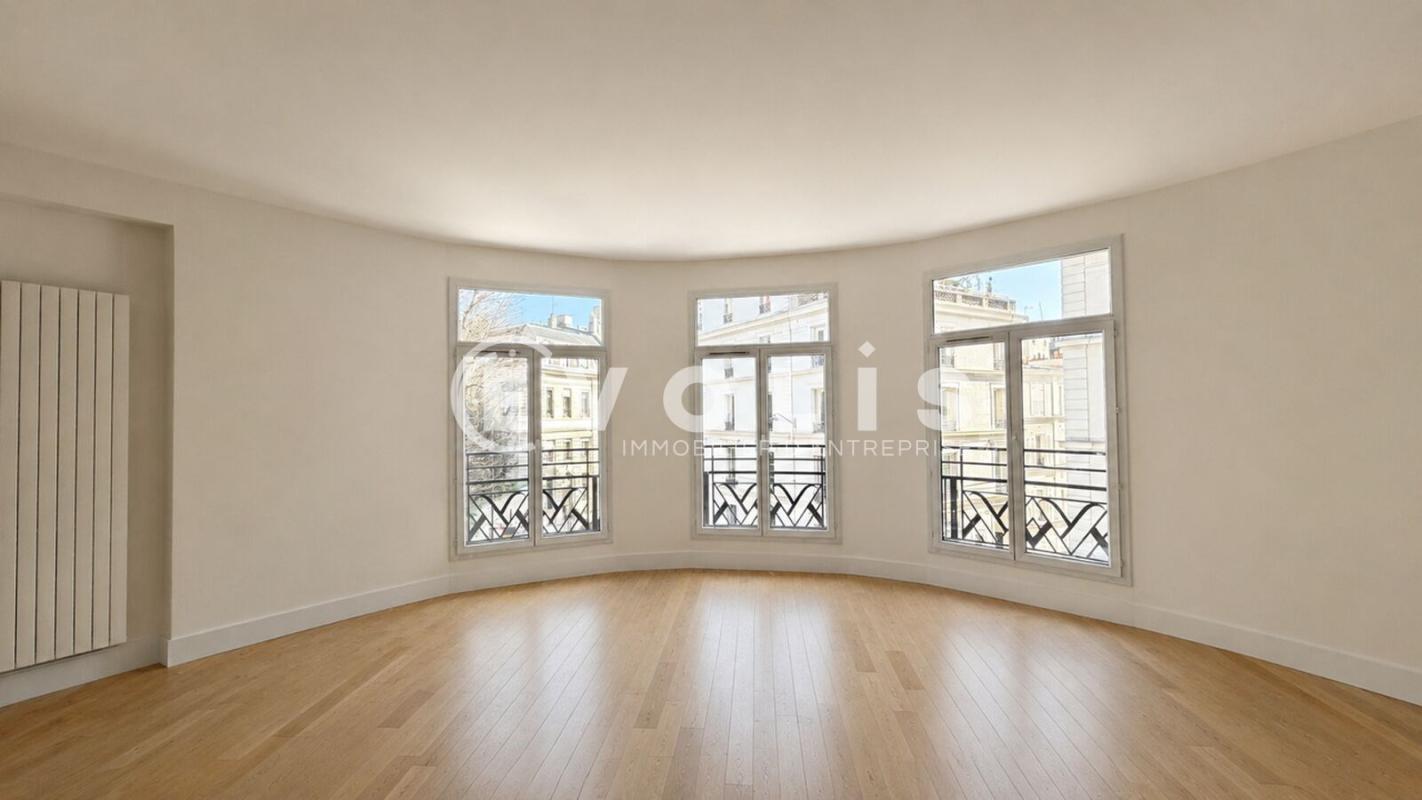 Office in Paris for sale Interior Photo- Image 1 of 13