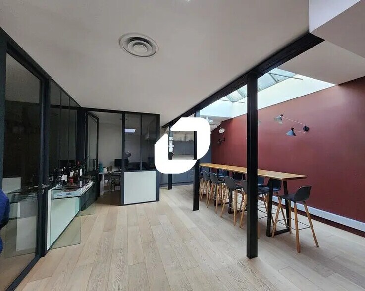 Office in Bordeaux to rent - Building Photo - Image 1 of 13