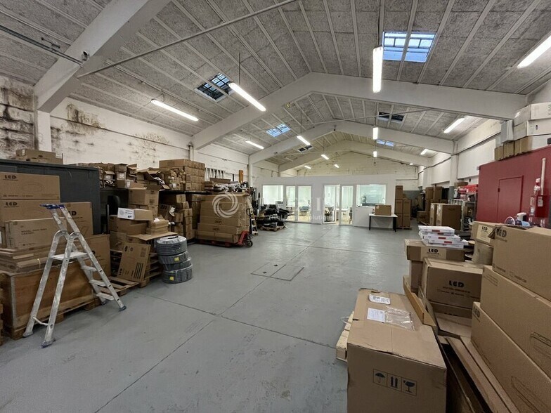 Light Industrial in Saint-Maur-des-Fossés to rent - Interior Photo - Image 3 of 12