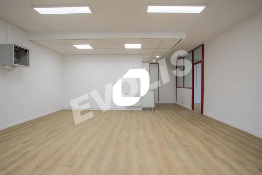 Office in Torcy to rent - Interior Photo - Image 2 of 14
