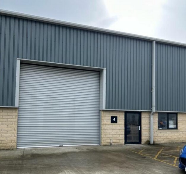 Leeds Rd, Huddersfield for sale - Building Photo - Image 1 of 1