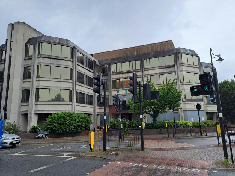 South St, Staines for sale - Building Photo - Image 2 of 4