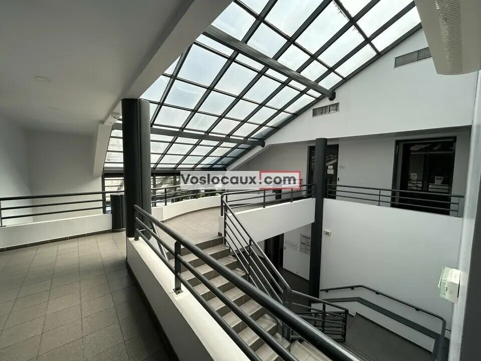 Office in SOPHIA ANTIPOLIS to rent Interior Photo- Image 1 of 6