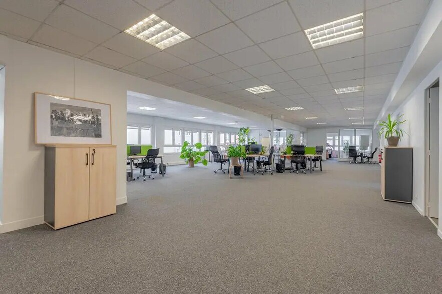 Office in Saint-Ouen-sur-Seine to rent - Interior Photo - Image 3 of 11