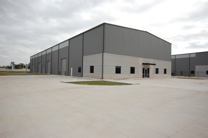 21420 Inverness Forest Blvd, Houston, TX 77073 UK