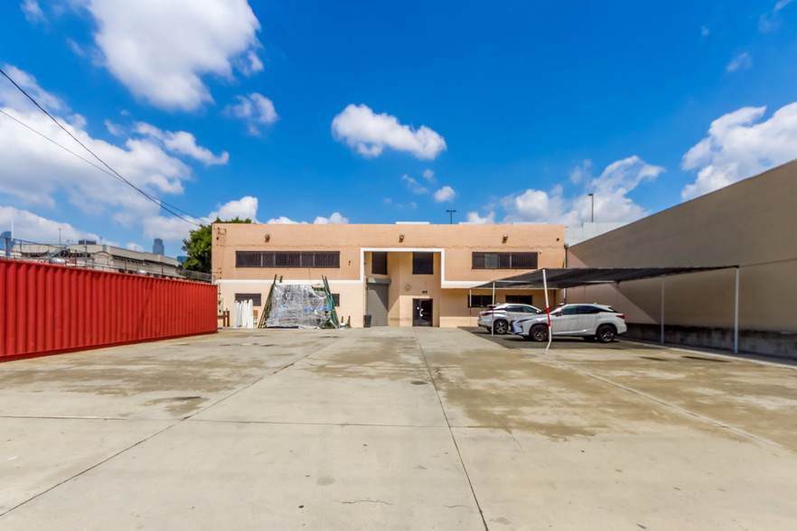 741 E 14th Pl, Los Angeles, CA for rent - Building Photo - Image 1 of 12