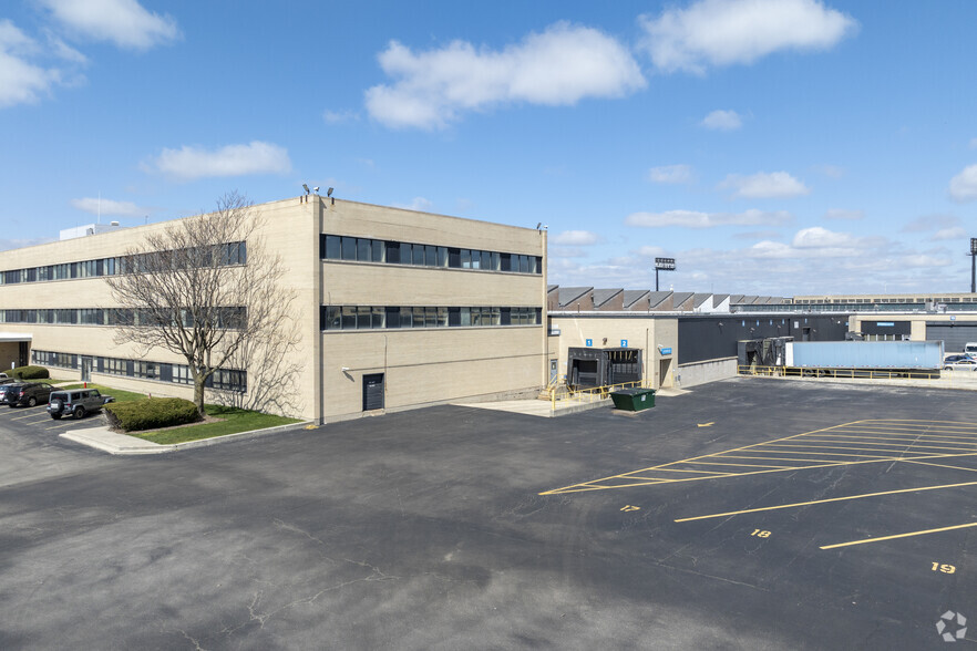 Sungate Industrial Park, Chicago, IL for rent - Building Photo - Image 3 of 9