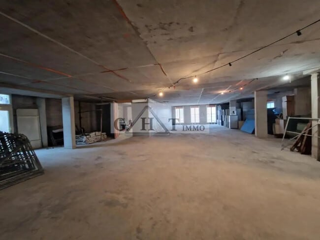 Vente Entrepôt 1 780 m²