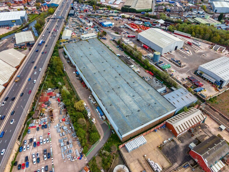 Trinity St, Oldbury to rent - Building Photo - Image 2 of 6