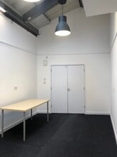 12 Deer Park Rd, London to rent Interior Photo- Image 2 of 2