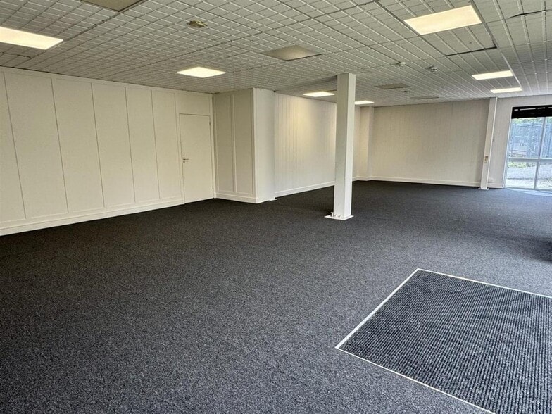 Bourton Business Park, Bourton On The Water to rent - Building Photo - Image 2 of 5