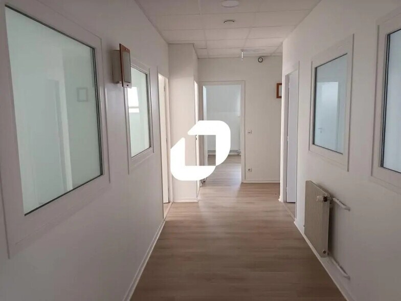 Office in Lille to rent - Interior Photo - Image 2 of 7