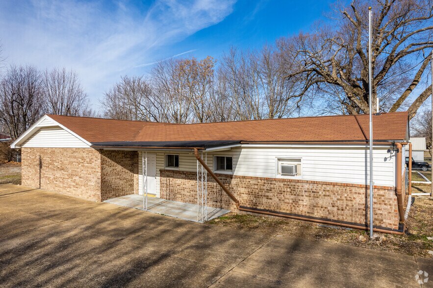 221 S Elder St, Buffalo, MO for rent - Primary Photo - Image 1 of 6