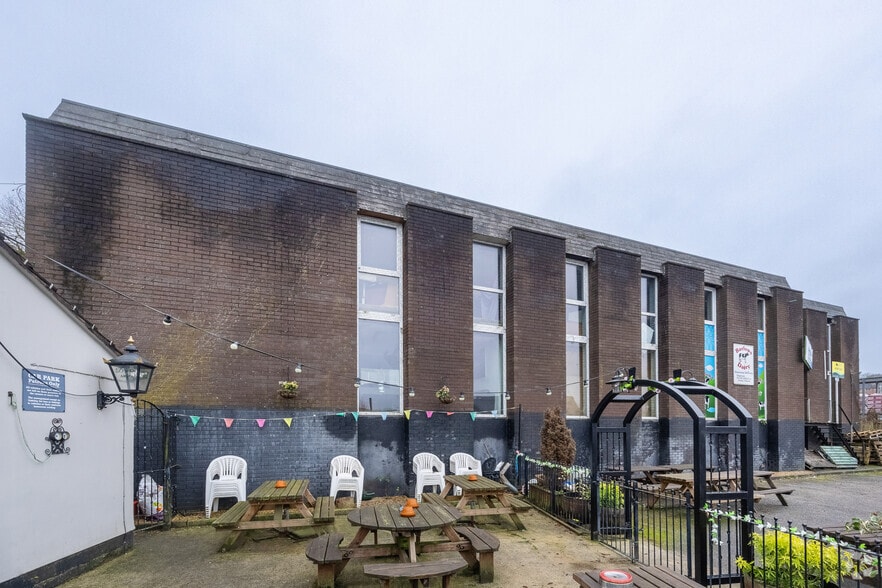 6 Kiln Ln, Leek for sale - Building Photo - Image 2 of 2