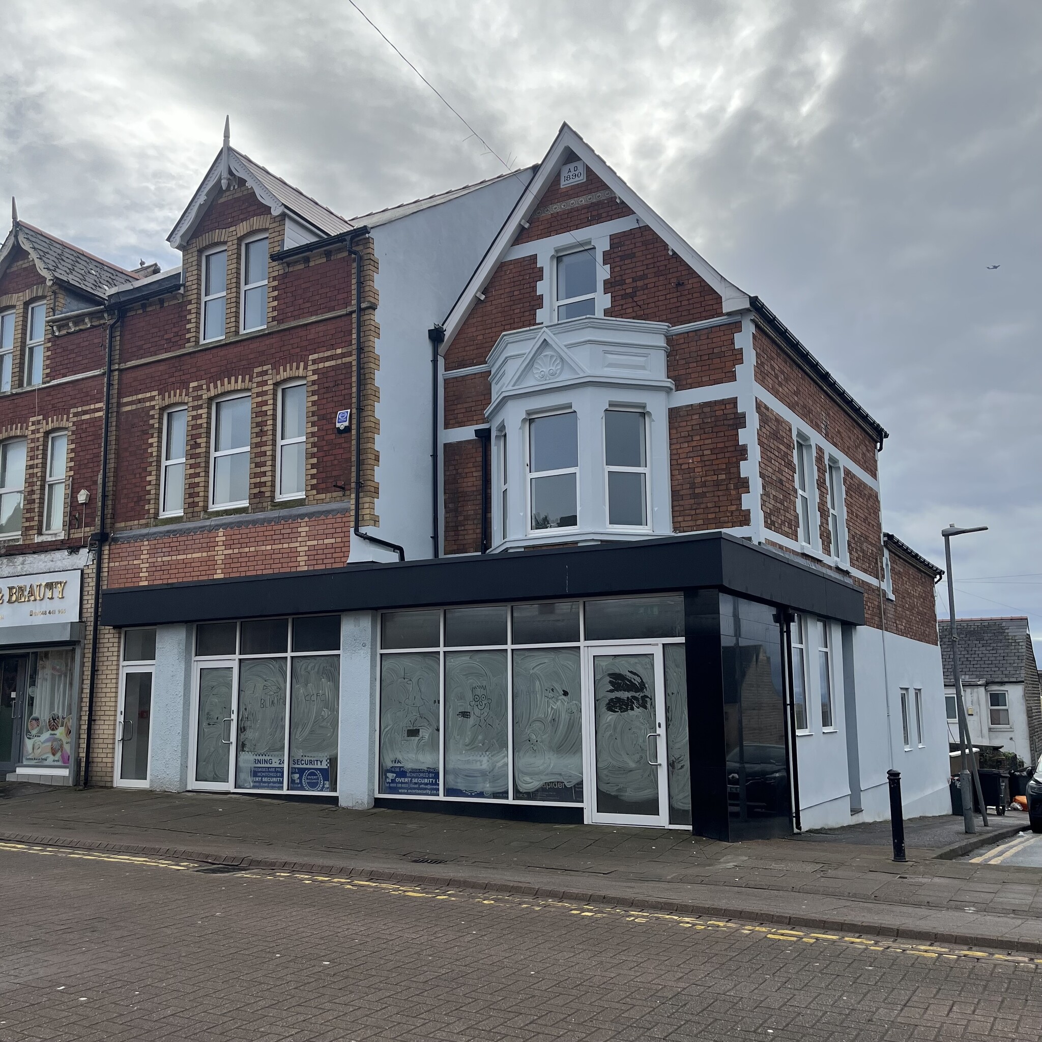 142-144 Holton Rd, Barry to rent Primary Photo- Image 1 of 4