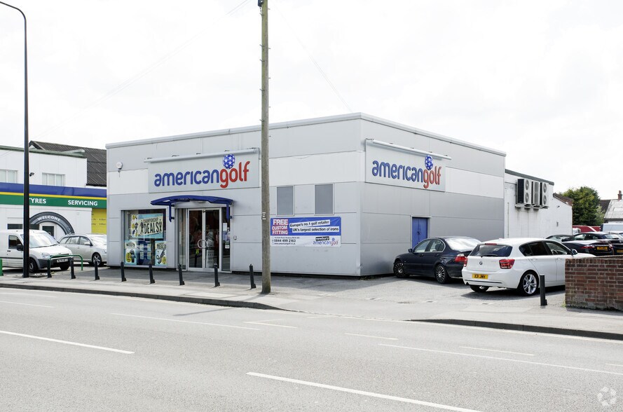 10A Bath Rd, Thatcham for sale - Primary Photo - Image 1 of 1