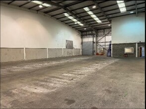 Thomas Rd, Crayford to rent Interior Photo- Image 2 of 3