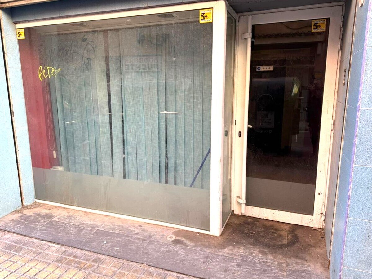 Zaragoza, ZAR 50010 - Unit Puerta DR -  - Interior Photo - Image 1 of 8