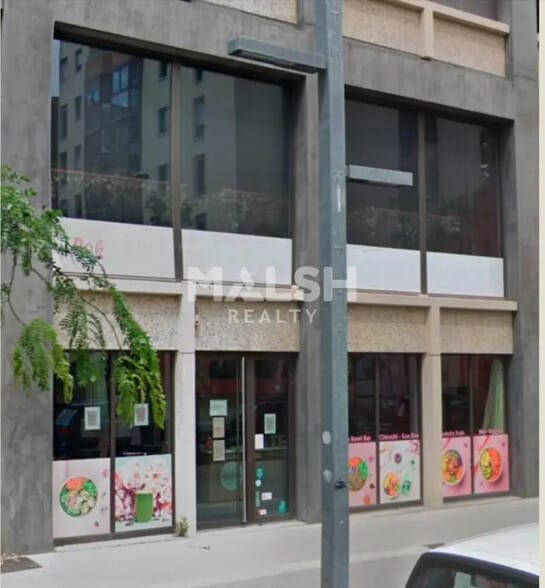 Retail in Lyon to rent - Building Photo - Image 2 of 3