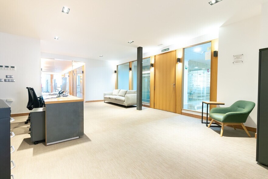 Plaza de Uncibay, 3, Málaga, Málaga to rent - Interior Photo - Image 3 of 11