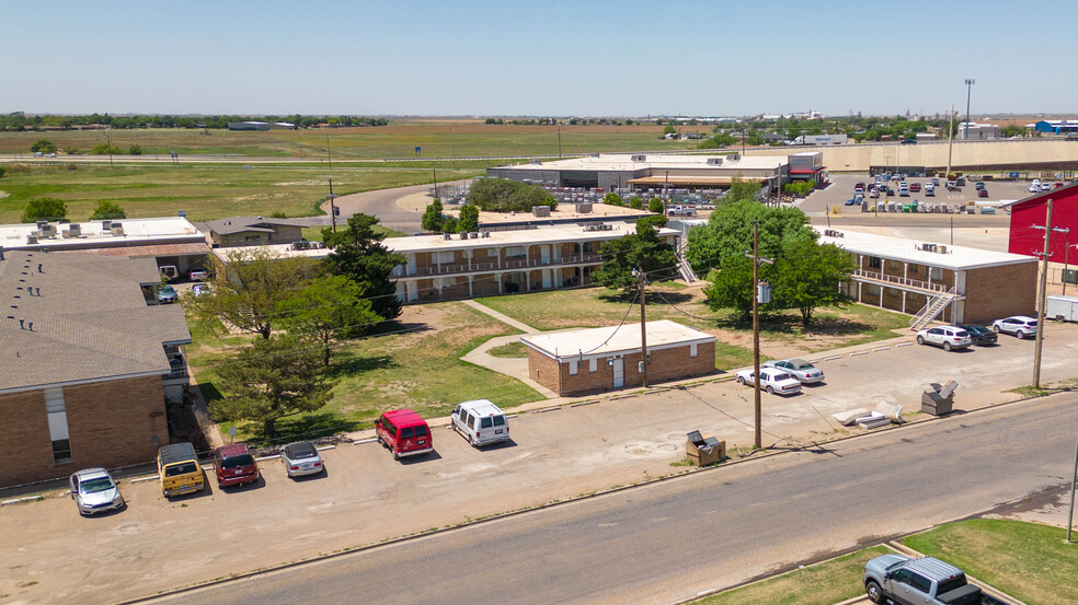 2500 W 26th St, Plainview, TX for sale - Building Photo - Image 1 of 50