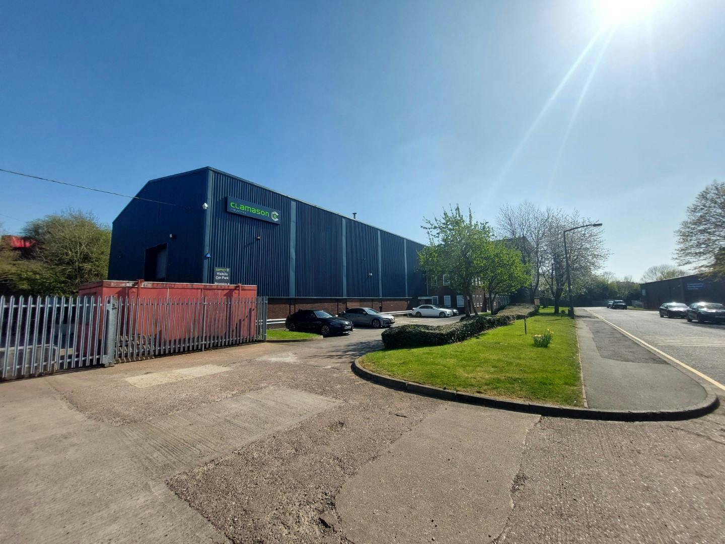 Dudley Rd, Kingswinford to rent Building Photo- Image 1 of 5