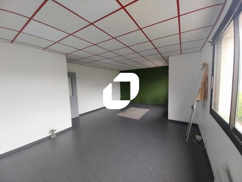 Office in BOISSY-L'AILLERIE for sale - Interior Photo - Image 3 of 17