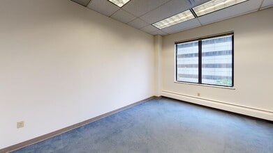 2200 6th Ave, Seattle, WA to rent Interior Photo- Image 2 of 3