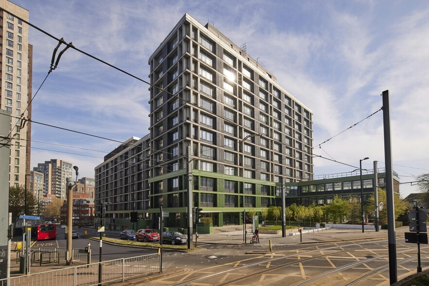 Addiscombe Rd, Croydon to rent - Building Photo - Image 1 of 15