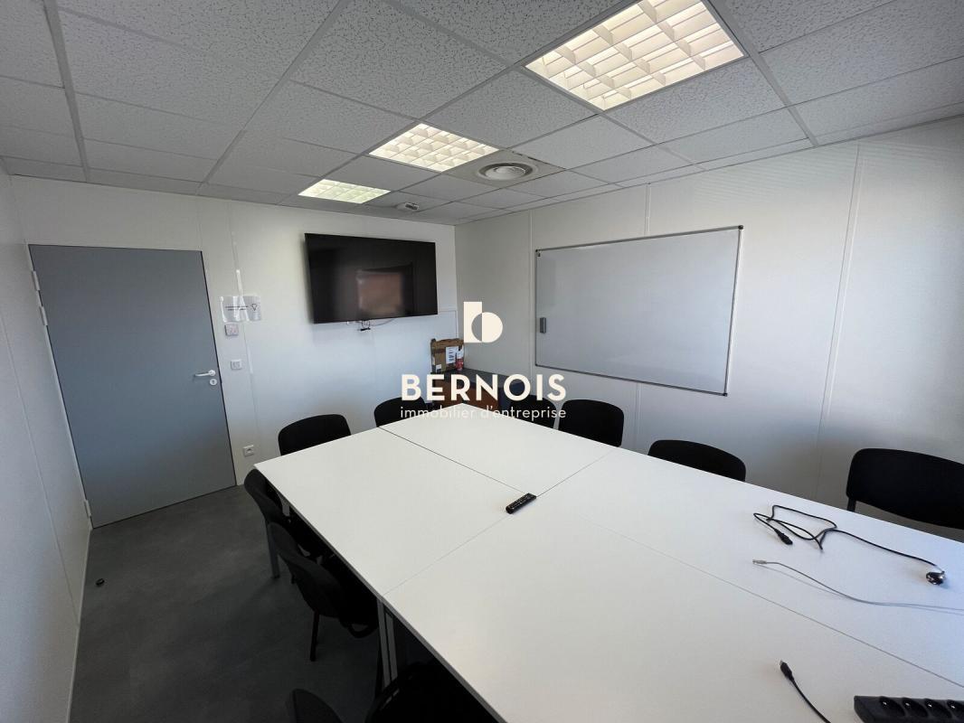 Office in La Seyne-sur-Mer to rent Interior Photo- Image 1 of 3