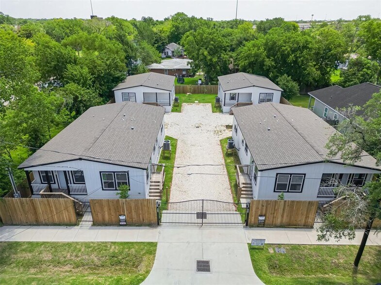 2018 Stevens St, Houston, TX for sale - Primary Photo - Image 1 of 11