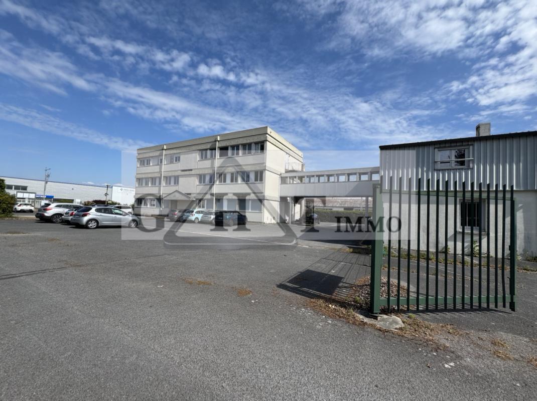 Industrial in Nogent-sur-Oise for sale Building Photo- Image 1 of 4