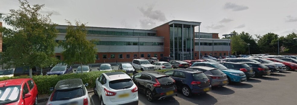 Moorhead Way, Rotherham to rent - Building Photo - Image 3 of 7